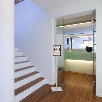 Info taulu jalustalla A4