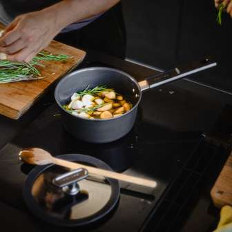 Kasari 1,8L kannella