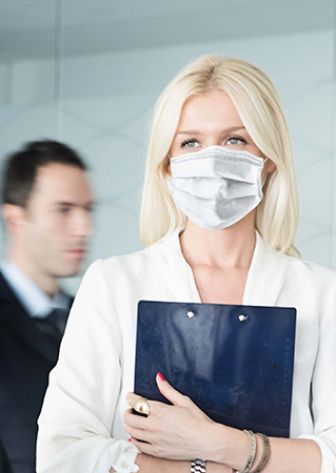 Kasvosuojus kuminauhalla