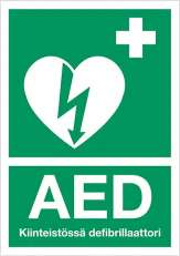 Kiinteistössä defibrillaattori -tarra A4