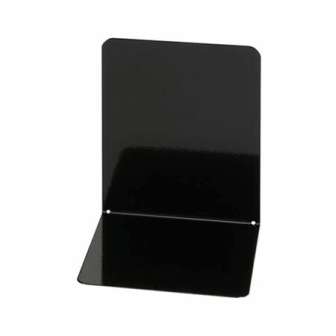 Maul kirjatuki musta metallia