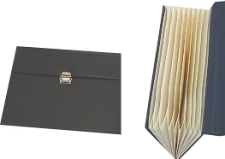 Kotikansio A4 8-taskua metallilukko musta