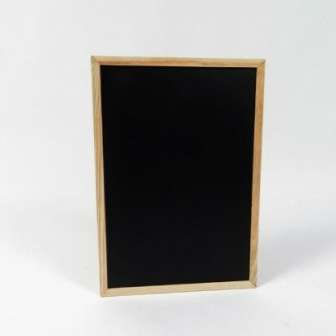 Liitutaulu puukehyksillä