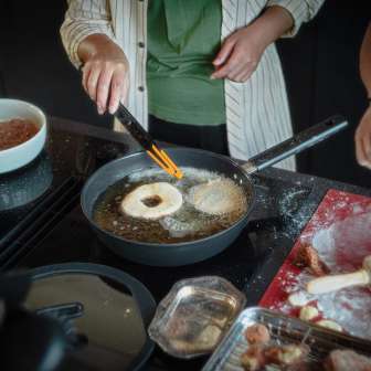 Paistokasari 28cm kannella