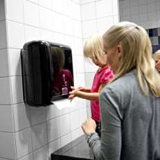 Tork Matic annostelija musta.