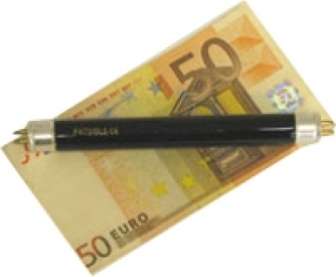 UV lamppu 4W 136 mm mustavalo rahantarkastukseen